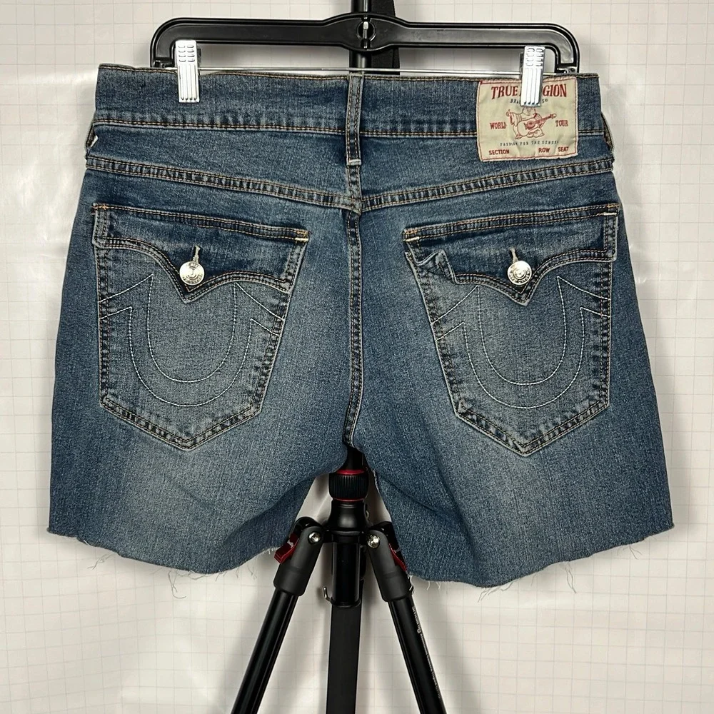 True Religion Ricky Denim Shorts Women Size 32 Blue Relaxed Straight Cut New